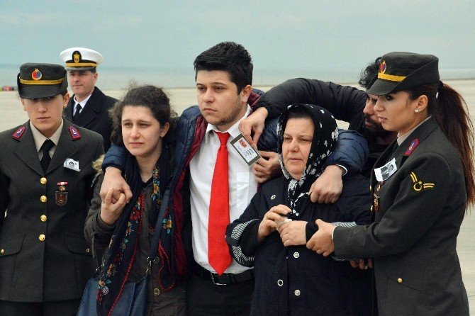 Ankara’daki Bombalı Saldırıda Şehit Olan Trabzonlu Deniz Kuvvetleri Personeli Küçük’ün Cenazesi Trabzon’a Getirildi