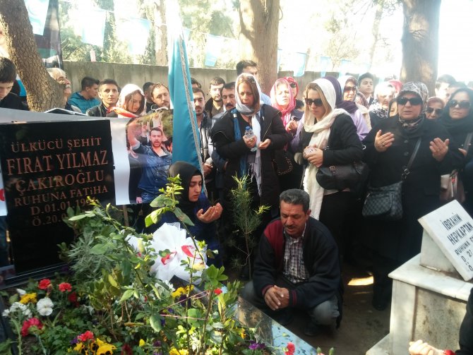 Fırat Yılmaz Çakıroğlu, ölüm yıldönümünde mezarı başında anıldı