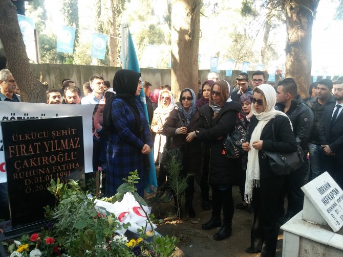 Fırat Yılmaz Çakıroğlu, ölüm yıldönümünde mezarı başında anıldı