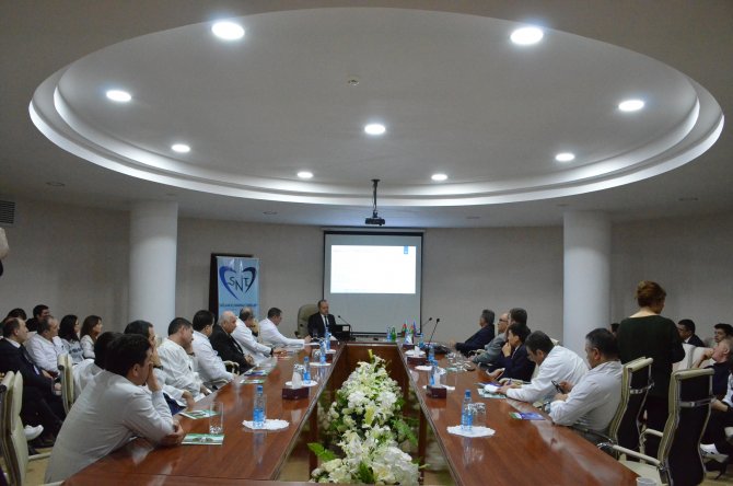 Fatih Üniversitesi ve Azerbaycan Tıp Üniversitesi doktorları Bakü'de buluştu