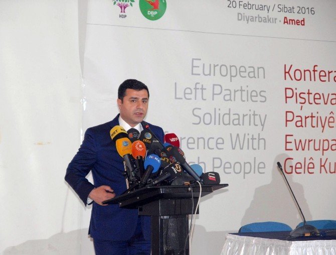 Demirtaş, Avrupalı Sol Partilerin Kürt Halkıyla Dayanışması Toplantısında Konuştu