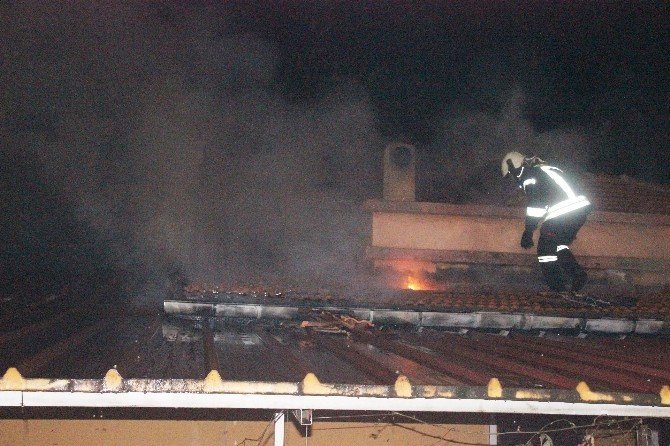 Salihli’de Kafeterya Yangını