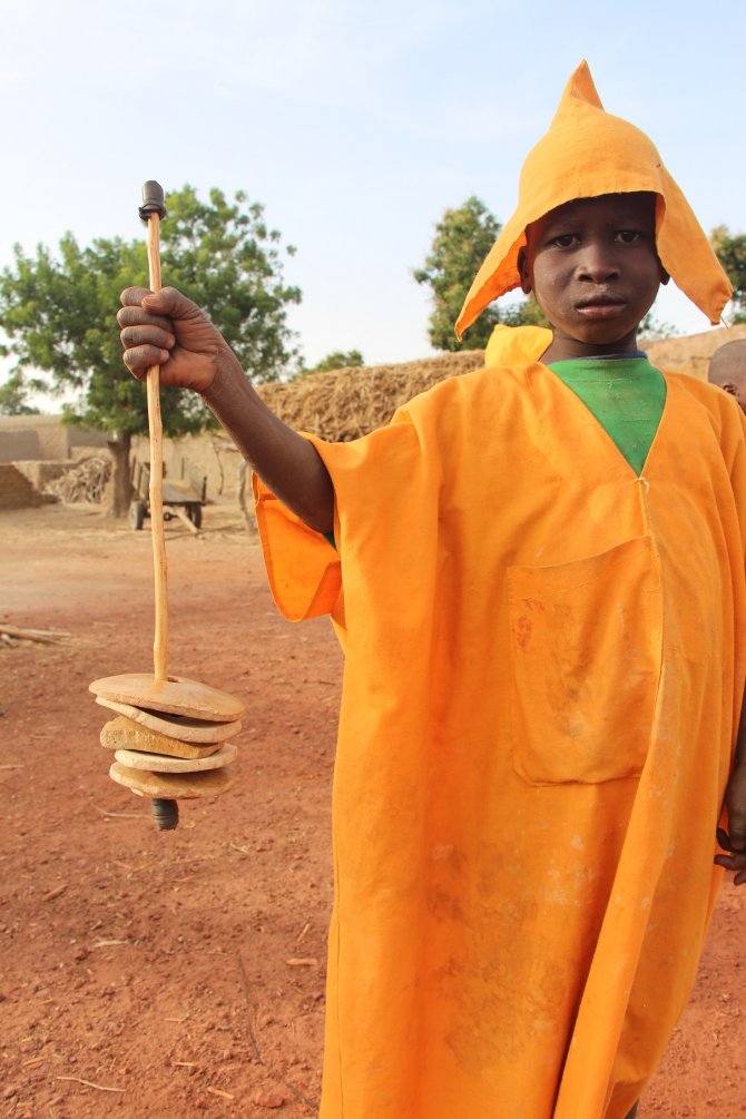 Mali'de 'bubu' ve 'koşobani', yeni sünnet olmuş çocukların vazgeçilmezi