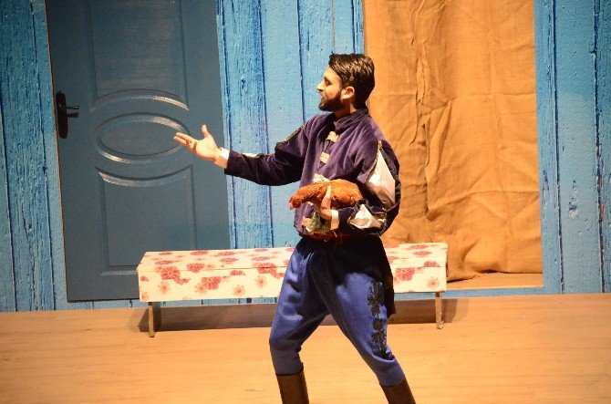 ‘Nalınlar’ Sinop’ta Sahnelendi