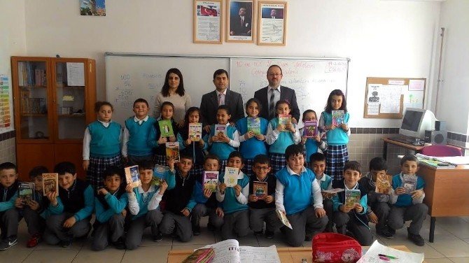 Beyşehir’de Öğrencilerden Kitap Toplama Kampanyası