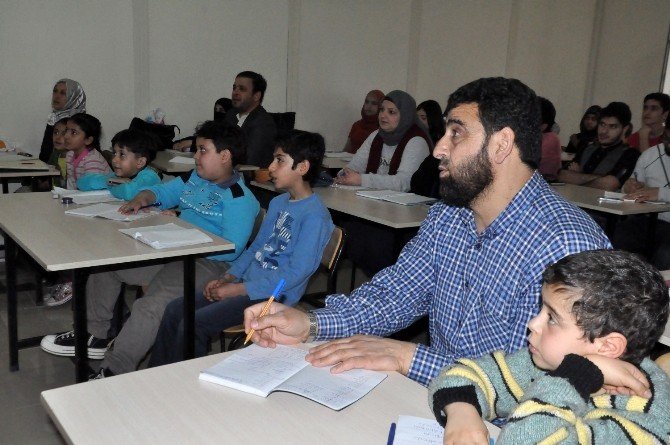 Sığınmacılar Türkçe Öğreniyor