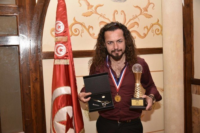 Gebzeli Saç Tasarımcısı Altın Makas Ödülü’nü Türkiye’ye Kazandırdı