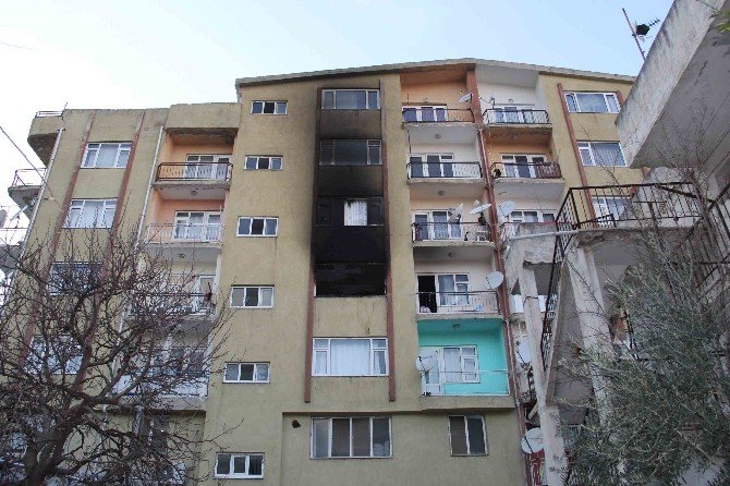 Kuşadası’nda 6 Katlı Apartmanda Yangın