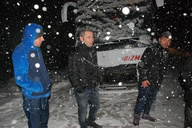 Tokat-sivas Karayolu Kar Yağışı Nedeniyle Ulaşıma Kapandı