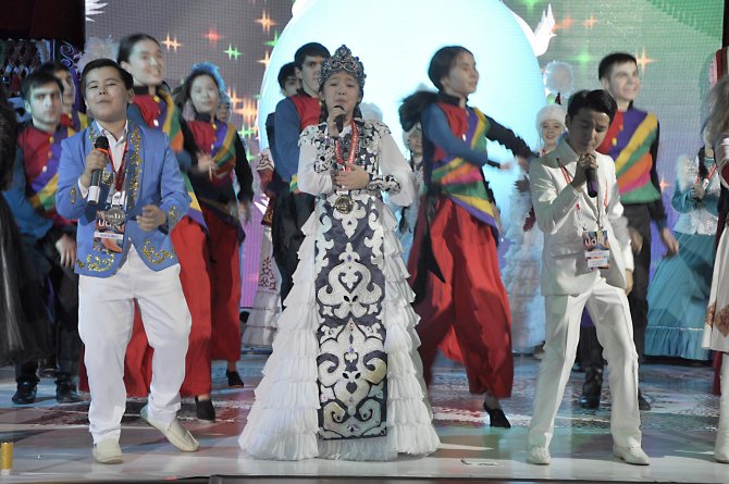 Dil ve Kültür Festivali'nin Kazakistan finali renkli görüntülere sahne oldu