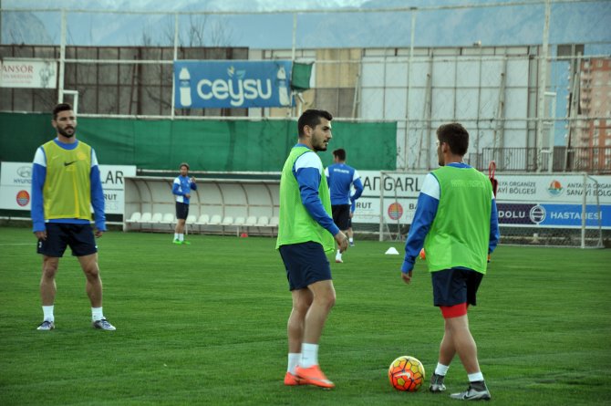 Antalyaspor, Sivasspor hazırlıklarına Eto'o'suz başladı