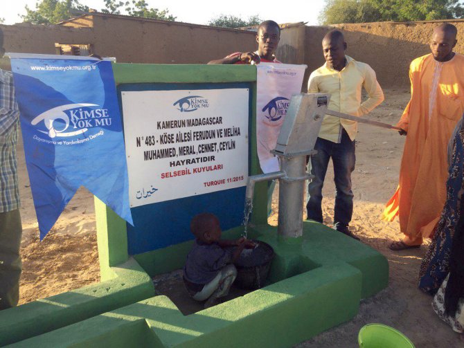 Denizlili hayırsever Kamerun'da su kuyusu açtırdı