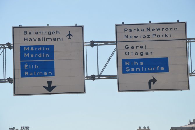 Diyarbakır’daki trafik levhaları artık iki dilli