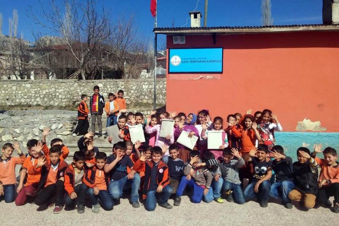 Öğrenciler, güvenlik güçlerine moral mektubu gönderdi