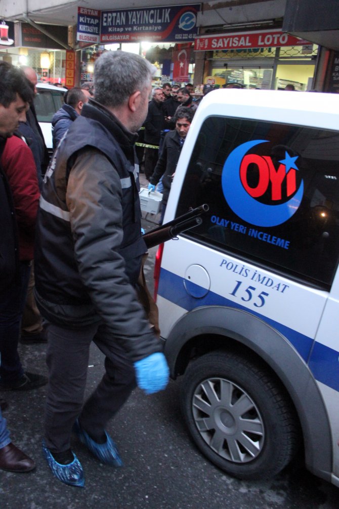 Yüklü miktarda borcu olan genç esnaf, işyerinde canına kıydı