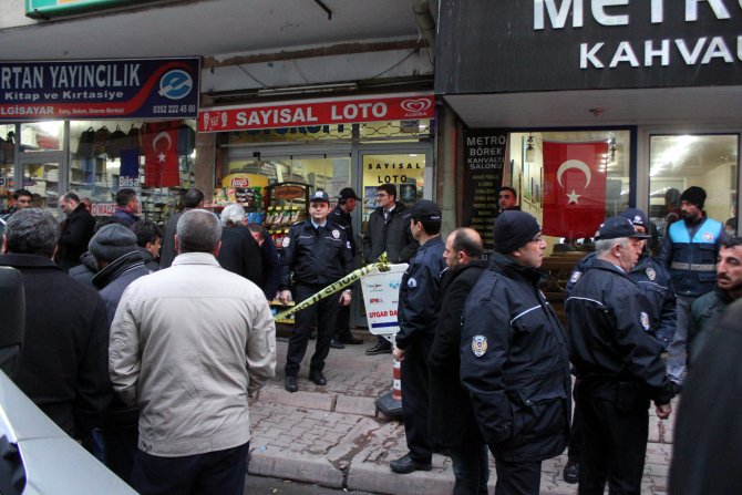 Yüklü miktarda borcu olan genç esnaf, işyerinde canına kıydı