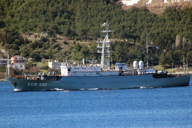 Rus Askeri İstihbarat Gemisi Çanakkale Boğazı’ndan Geçti