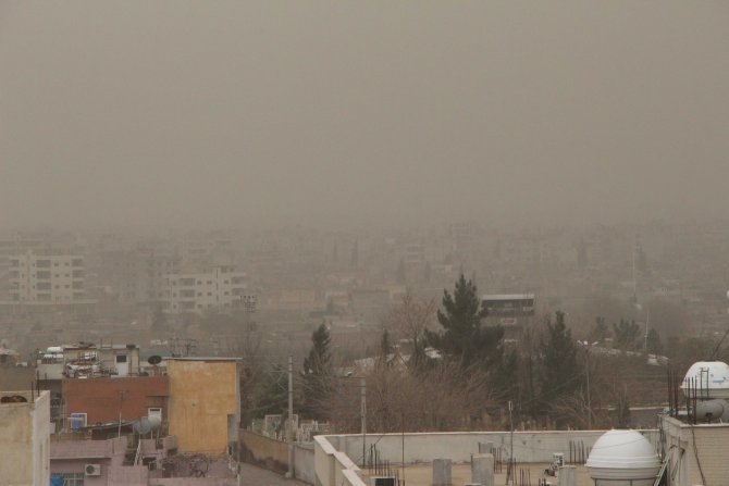 Nusaybin’de toz fırtınası