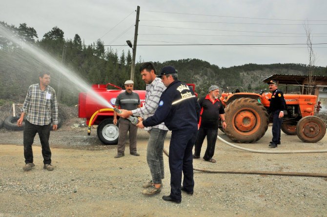 Kırsal mahallere yangın söndürme tankeri dağıtımı sürüyor