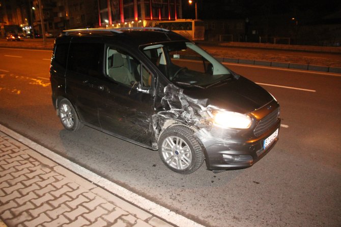 Ereğli'de alkollü sürücü polis aracına böyle çarptı