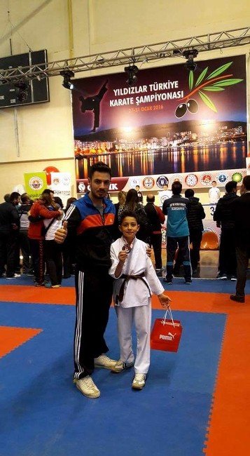 Aydınlı Yunus’tan Karatede Türkiye Derecesi