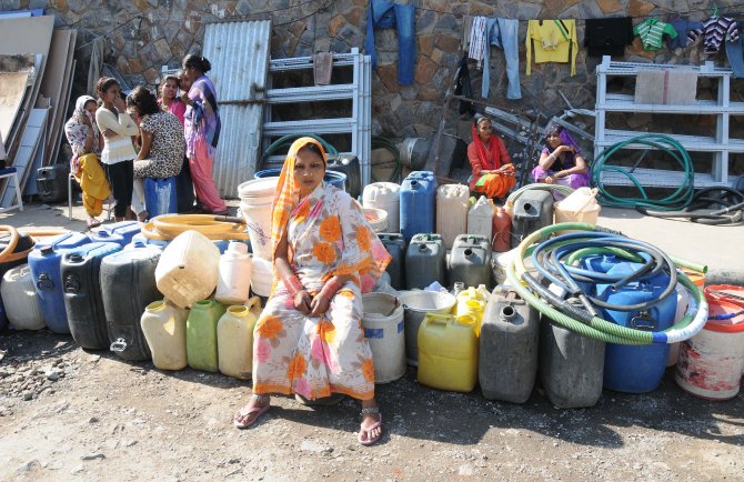 Hindistan'da göstericiler kanalı kapatınca, 17 milyon kişi susuz kaldı