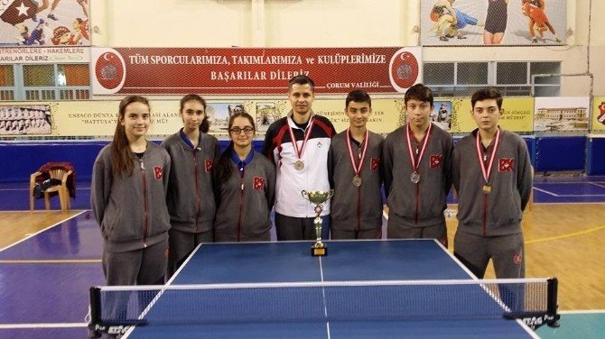 Özel Yalova Bahçeşehir Anadolu Lisesi Masa Tenisinde Türkiye İkincisi Oldu