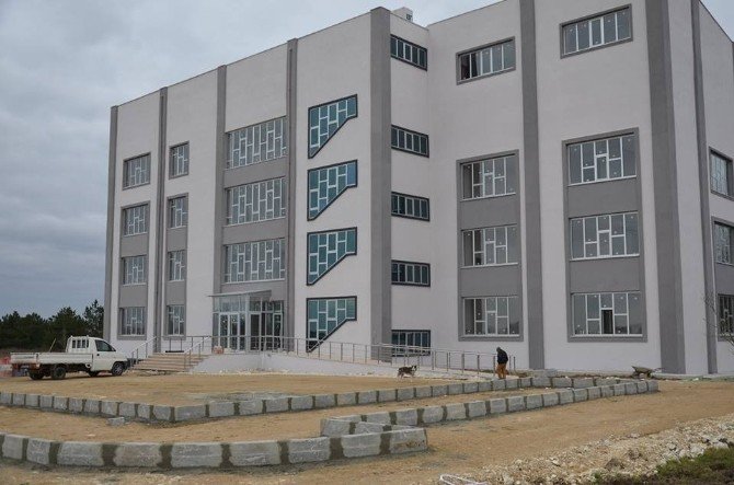 Saray Meslek Yüksekokulu Yeni Binasına Taşındı