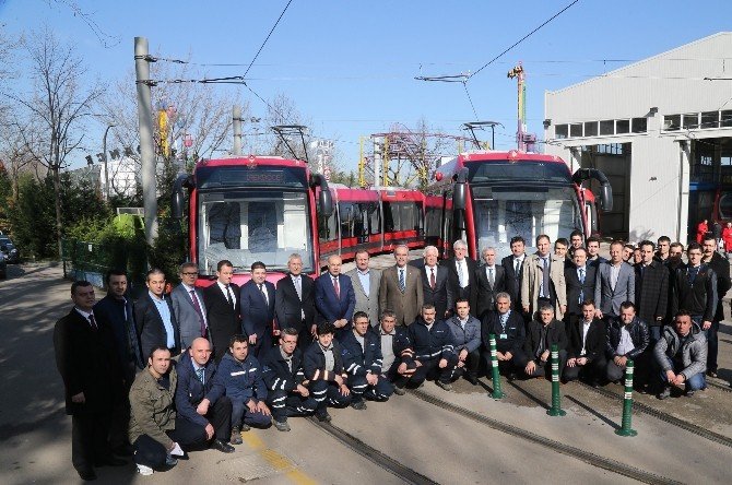 Bursa’da Raylı Sistem Araç Filosu Güçleniyor