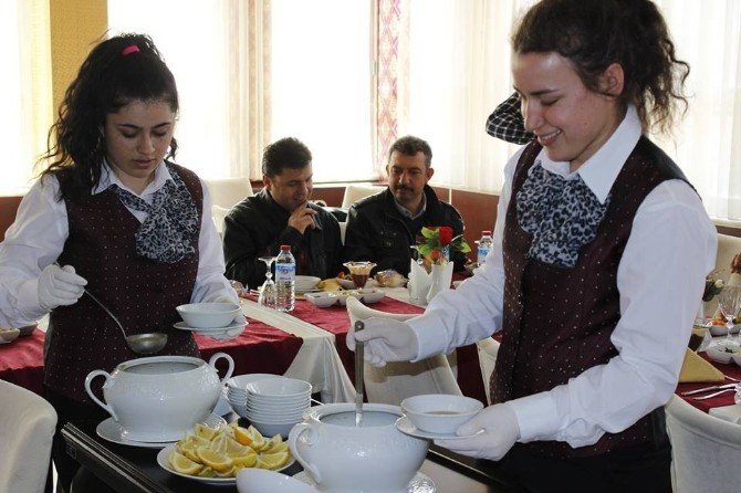 Yozgat Zübeyde Hanım Kız Meslek Lisesi Basın Mensuplarını Ağırladı