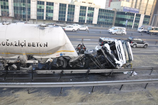 İstanbul'da tanker kazası E-5 trafiğini felç etti