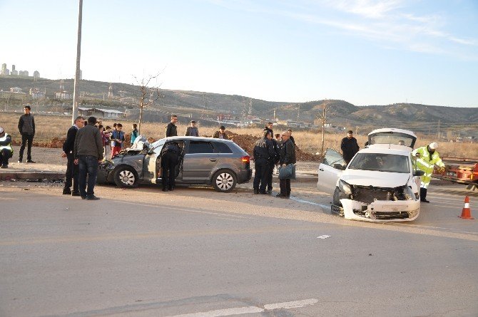 Başkent’te Trafik Kazası: 4 Polis Yaralı