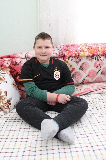 Kas Hastası Kubilay’ın En Büyük Hayali Galatasaray Maçına Gidebilmek