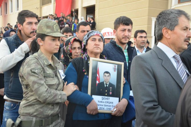 Şehit Uzman Çavuş Yetki Ersan Payas'ta toprağa defnedildi