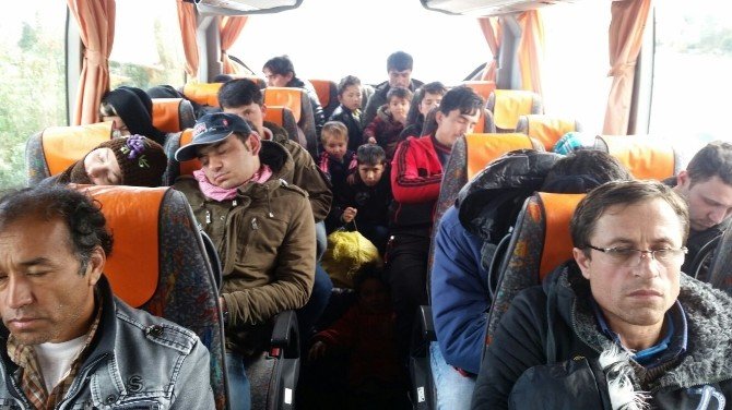 İzmir Polisi Sığınmacıları Ölüm Yoluna Çıkmadan Engelledi
