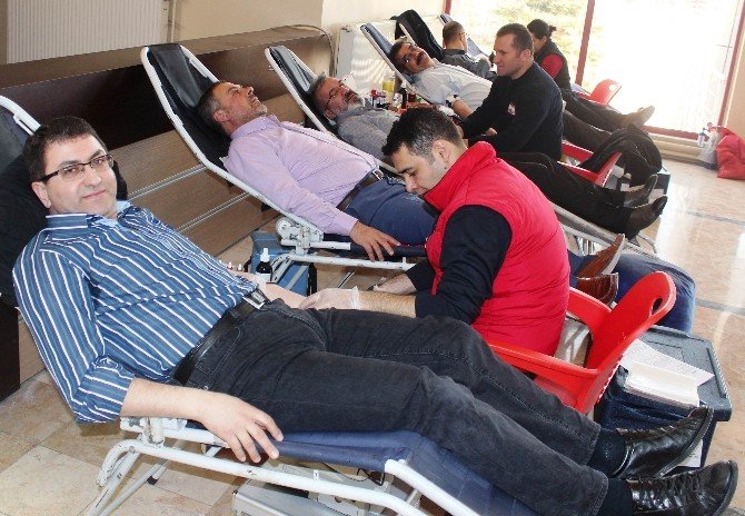 MÜSİAD Konya Şubesi Kan Bağışı Kampanyası Düzenledi