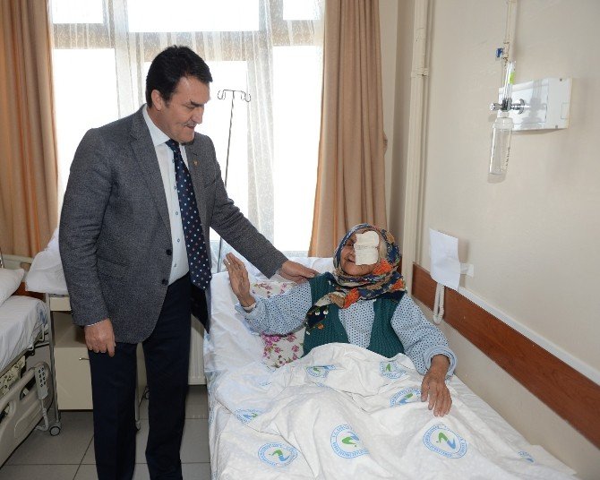Kanser Hastası Yaşlı Kadının Yüzü Osmangazi’yle Güldü