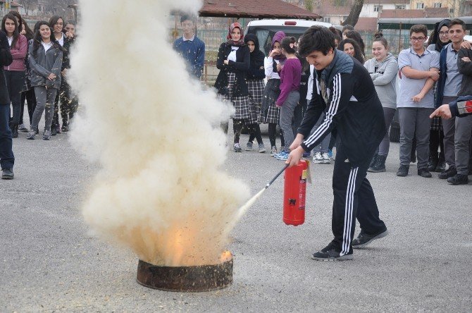 Fen Lisesi Öğrencilerine Yangın Eğitimi