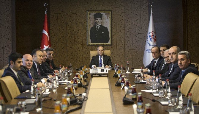 Bakan Kılıç 2017 Erzurum EYOF Toplantısına Başkanlık Etti