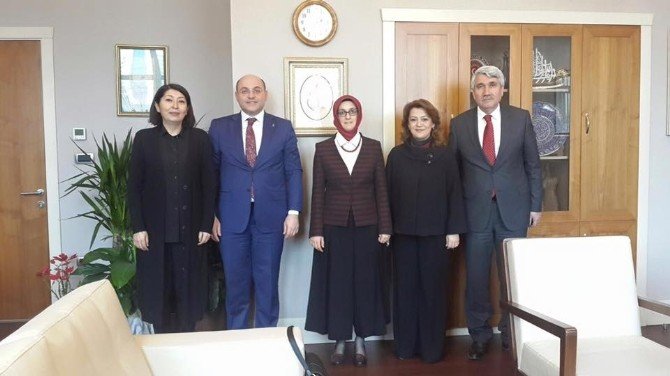 Ceyda Çetin Erenler, AK Parti Kütahya İl Kadın Kolları Başkanı Oldu