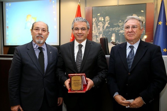 Karşıyaka Belediye Başkanına Ödül