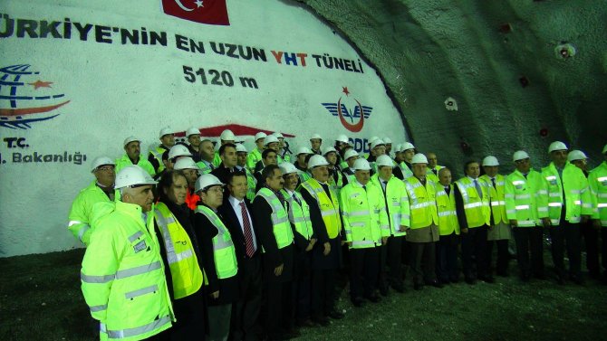 Yüksek Hızlı Tren T-9 Tüneli törenle açıldı