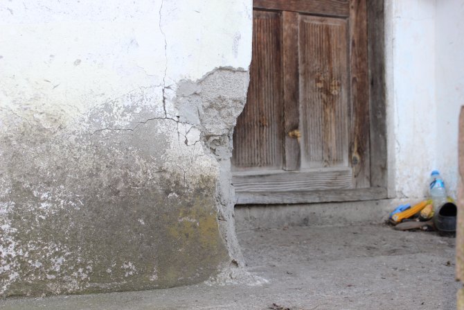 Mahalleli tepkili: Taş ocağında mahkeme kararına uyulmuyor