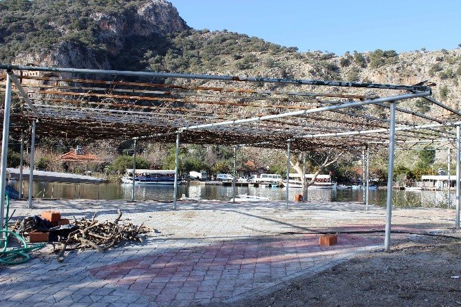 Ortaca Belediyesi Kaunos Çay Bahçesini Yenileniyor