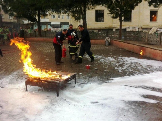 İtfaiyeden Okullarda Yangın Tatbikatı