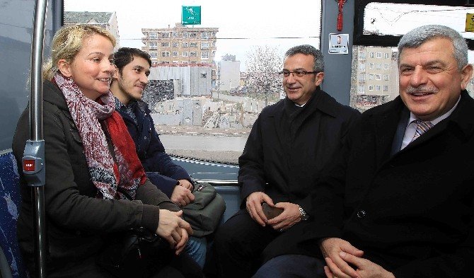Başkan Karaosmanoğlu, "Vatandaşımızın Ulaşımda Yüzü Gülüyor"