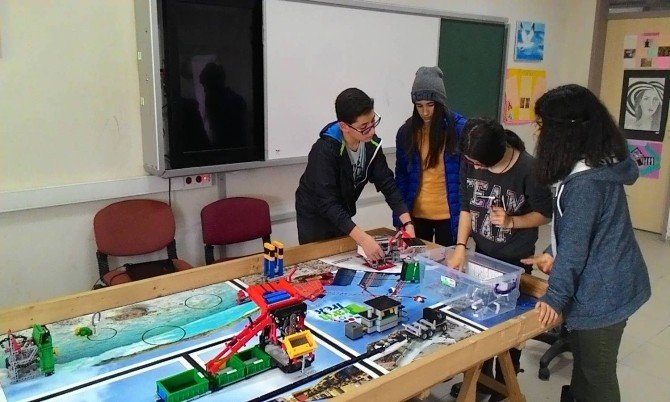 Lapsekili Öğrencilerin Robotları Bursa’da Yarışacak