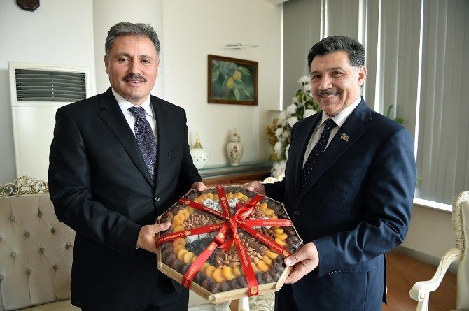 Azerbaycan Milletvekili Hüseyinov, Çakır’ı Ziyaret Etti