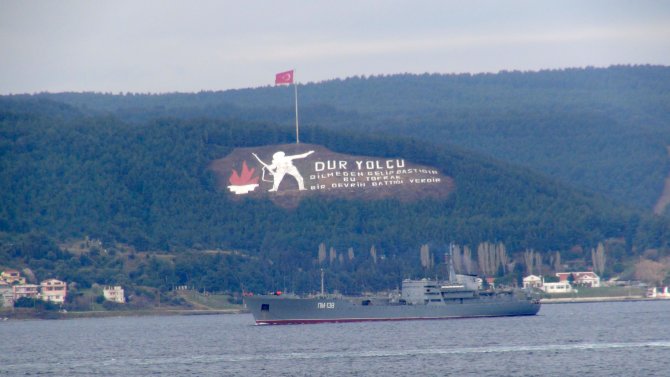 Çanakkale Boğazı'ndan Rus savaş gemisi geçti