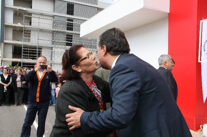 Muratpaşa Belediyesi’nden Spor Salonu Açılışı